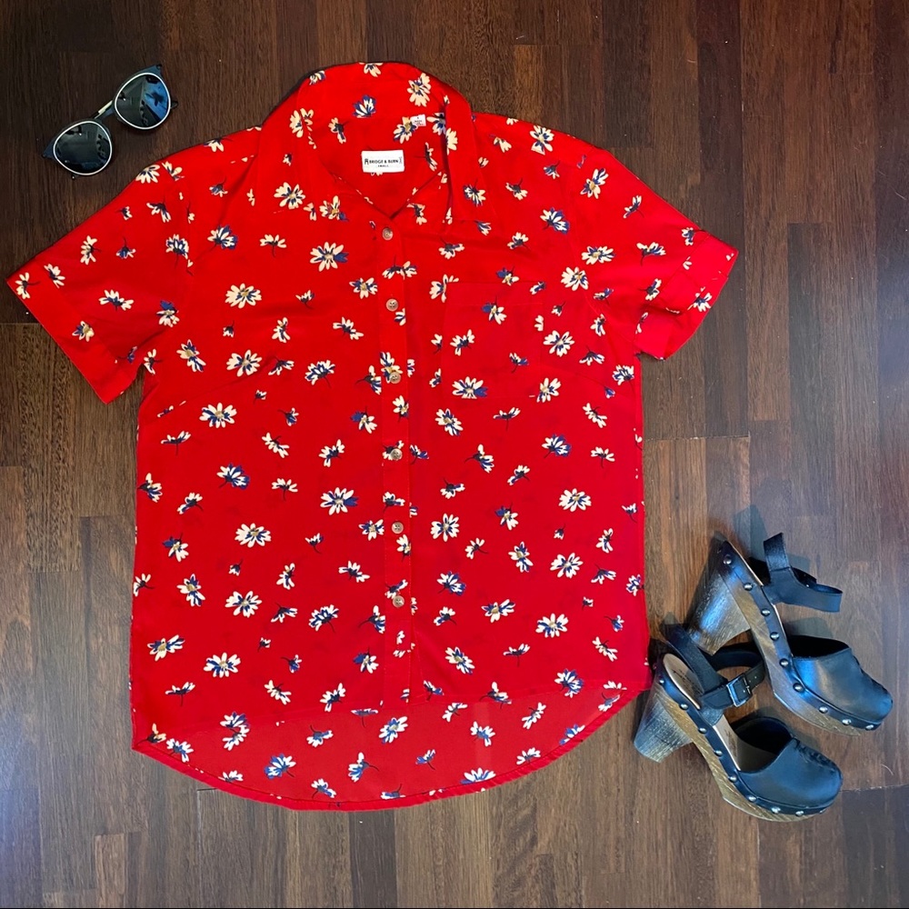 Bridge & Burn Women’s Daisy Print Red Button Down Shirt